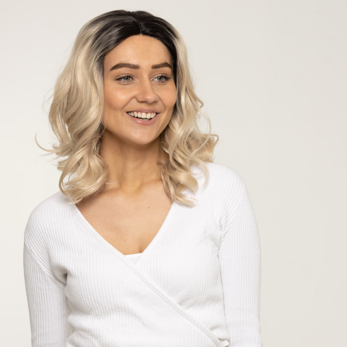 Ellie - Synthetic Hair - 35 cm